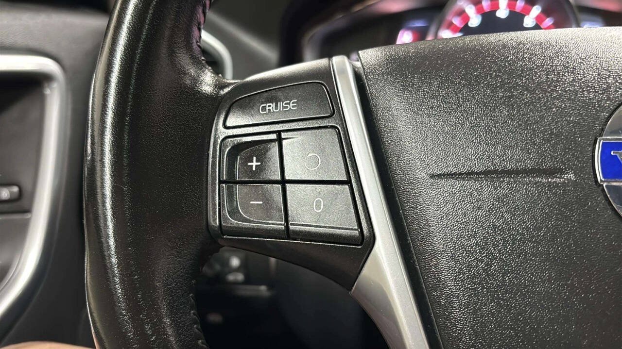 Used 2016 Volvo XC60 T6 w/ Proximity Package AWD/4WD image 36