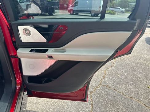 New 2026 Lincoln Aviator Reserve AWD/4WD image 18