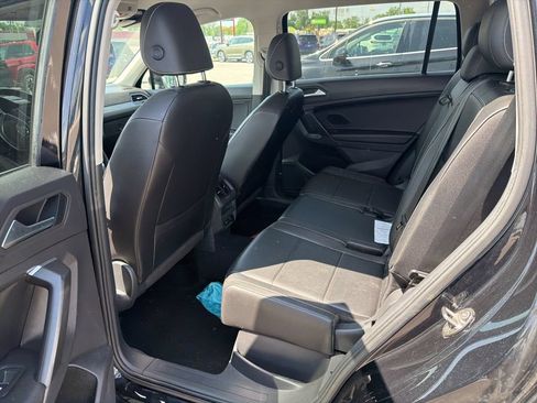 Used 2021 Volkswagen Tiguan SE AWD/4WD image 7