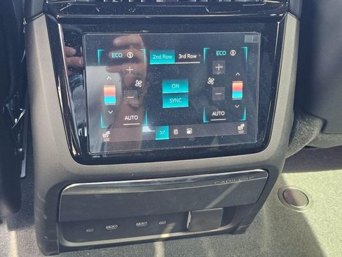 Used 2026 Cadillac Escalade IQL Luxury AWD/4WD image 19