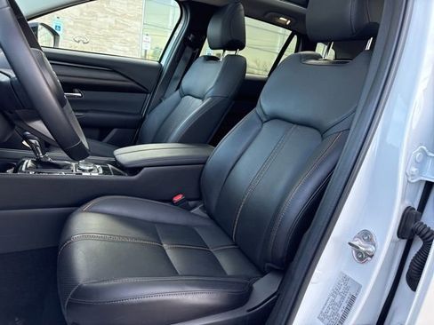 Used 2025 MAZDA CX-50 AWD 2.5 S w/ Premium Plus Pkg image 3