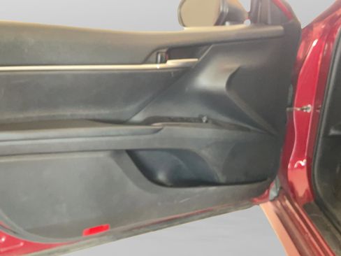 Used 2021 Toyota Camry LE FWD image 28