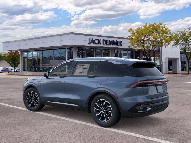 Used 2026 Lincoln Nautilus Premier AWD/4WD image 4