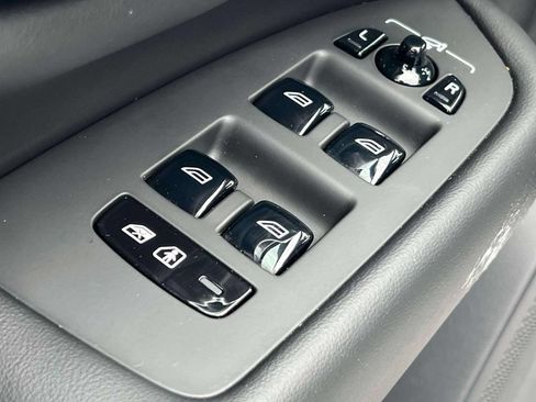 Used 2024 Volvo XC90 B5 Core w/ Protection Package Premier AWD/4WD image 19