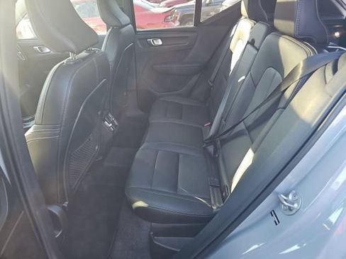 Used 2025 Volvo XC40 B5 Core AWD/4WD image 5