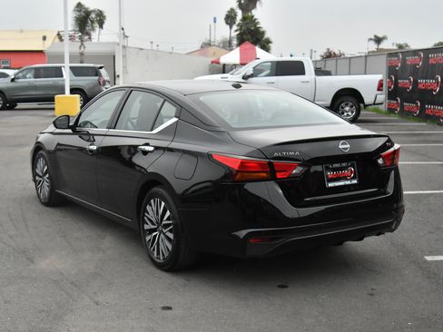 Used 2024 Nissan Altima 2.5 SV image 6