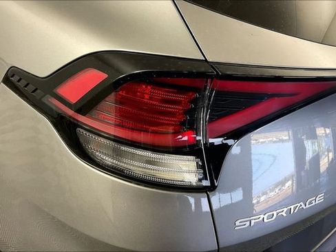 Used 2025 Kia Sportage LX FWD image 21