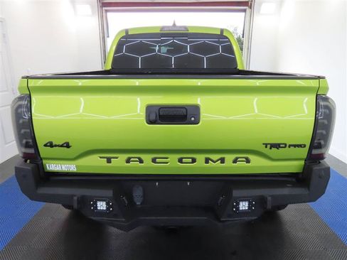 Used 2022 Toyota Tacoma TRD Pro AWD/4WD image 11