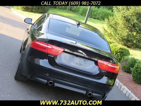 Used 2017 Jaguar XE image 27