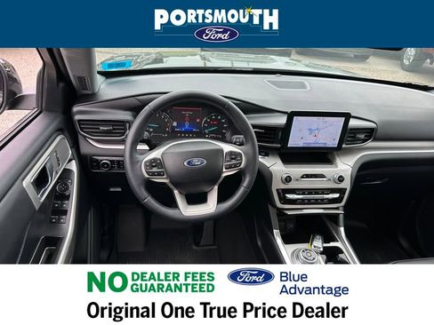 Used 2024 Ford Explorer XLT w/ Equipment Group 202A image 7