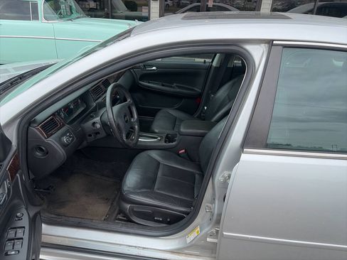 Used 2012 Chevrolet Impala LTZ FWD image 9