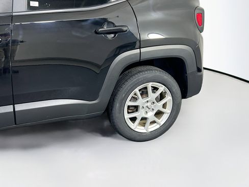 Used 2022 Jeep Renegade Latitude w/ Convenience Group AWD/4WD image 30