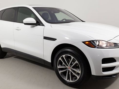 Used 2020 Jaguar F-PACE Premium image 18
