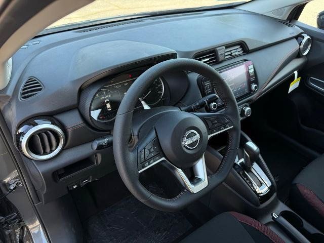 New 2025 Nissan Versa SR w/ Trunk Package FWD image 17