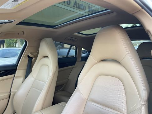 Used 2018 Porsche Panamera 4 image 3