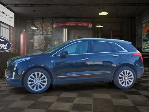 Used 2017 Cadillac XT5 Platinum w/ Driver Assist Package AWD/4WD image 3