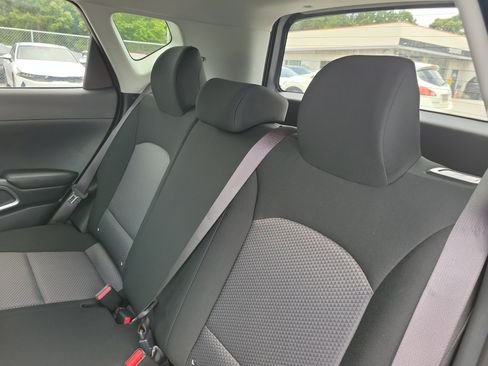 Certified 2025 Kia Soul LX w/ LX Technology Package FWD image 11