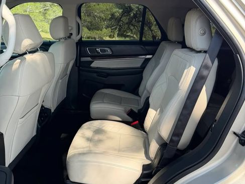 Used 2017 Ford Explorer Platinum AWD/4WD image 13