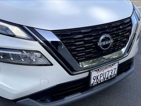 Used 2023 Nissan Rogue SV image 31