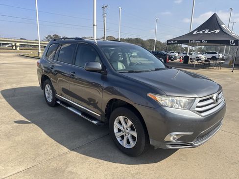 Used 2013 Toyota Highlander Base Plus image 9