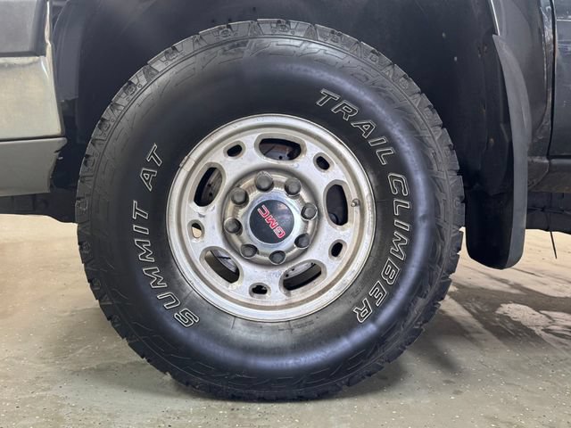 Used 2004 Chevrolet Silverado 2500 LS AWD/4WD image 36