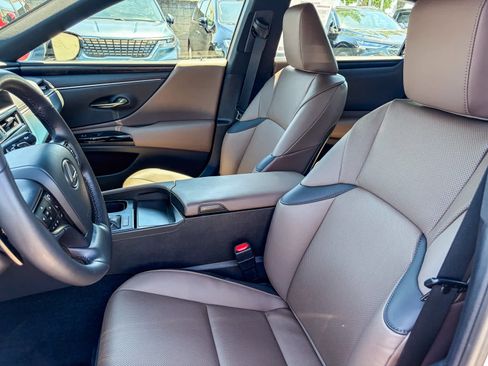 Used 2023 Lexus ES 350 w/ Premium Package FWD image 17