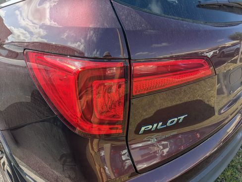 Used 2018 Honda Pilot EX-L image 11