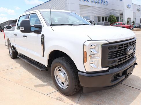 New 2026 Ford F250 XL w/ XL Driver Assist Package RWD image 1