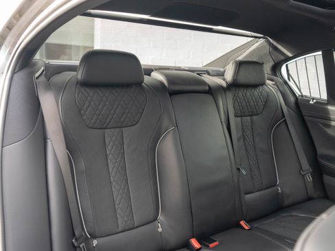 Used 2018 BMW 750i image 39