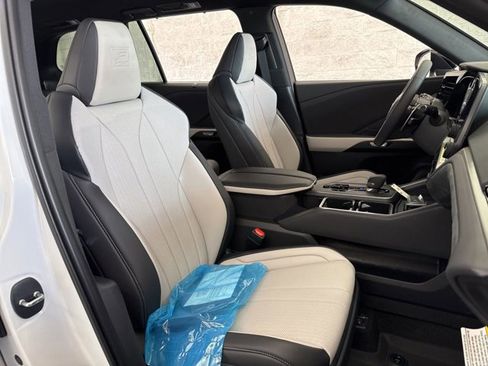 New 2026 Lexus TX 500h AWD image 49