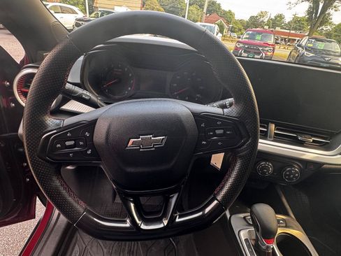 Certified 2024 Chevrolet Trax RS w/ Driver Confidence Package FWD image 17