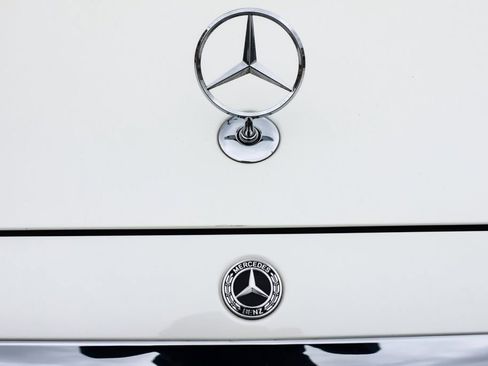 Used 2022 Mercedes-Benz S 500 4MATIC w/ AMG Line Package image 63