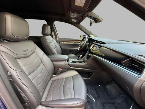 Certified 2025 Cadillac XT6 Premium Luxury w/ Platinum Package image 14