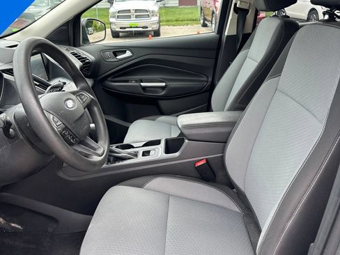 Used 2017 Ford Escape SE w/ Equipment Group 201A AWD/4WD image 11