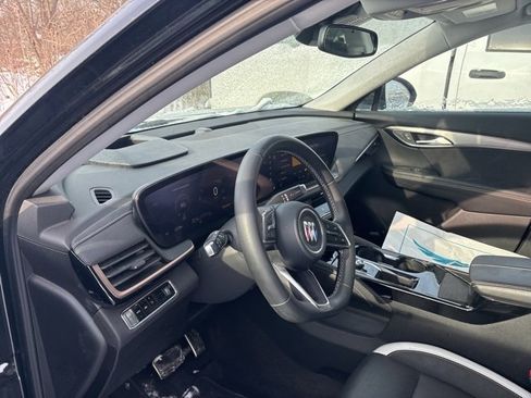 Used 2025 Buick Envision Sport Touring image 8