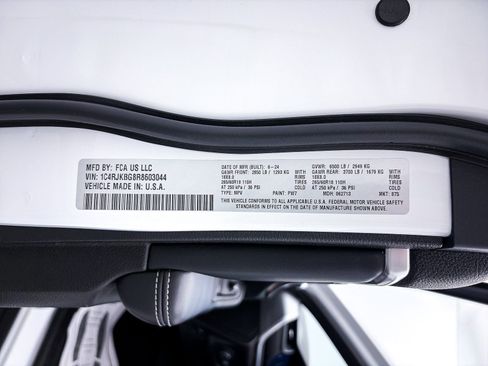 Used 2024 Jeep Grand Cherokee L Limited w/ Luxury Tech Group II image 39