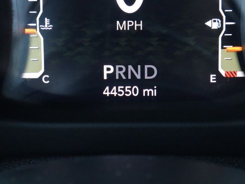 Used 2021 Jeep Wrangler Unlimited Sahara image 36