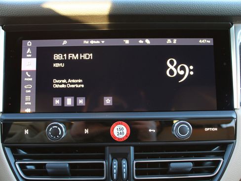 New 2026 Porsche Macan image 17