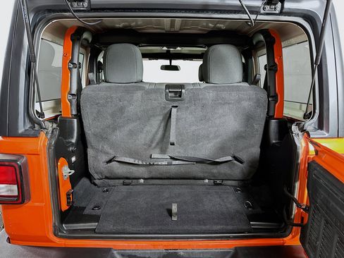 Used 2023 Jeep Wrangler Sport image 23