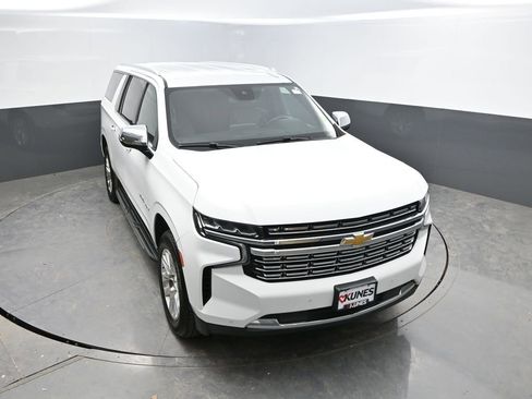 Used 2023 Chevrolet Suburban Premier AWD/4WD image 22