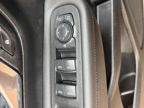 Used 2021 GMC Terrain SLE w/ Driver Convenience Package image 19