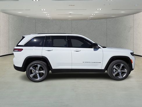 New 2026 Jeep Grand Cherokee Limited w/ Trailer Tow Package image 3