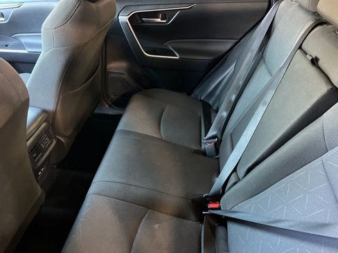 Used 2025 Toyota RAV4 XLE FWD image 5