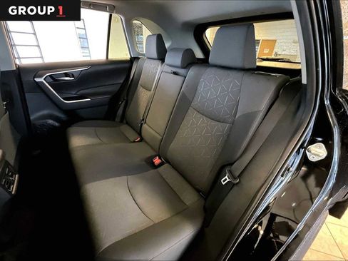Used 2022 Toyota RAV4 XLE w/ Convenience Package image 21