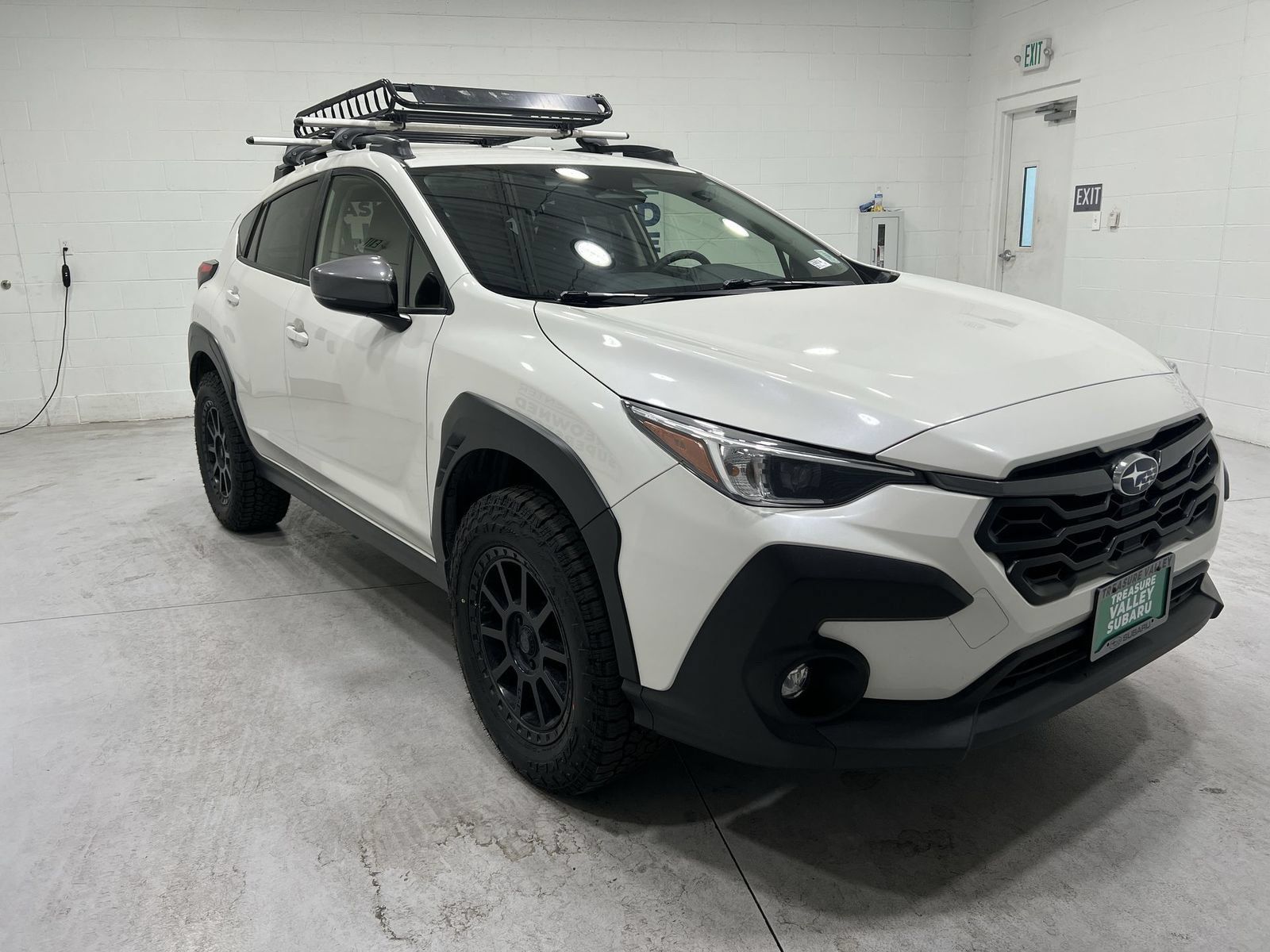 Used 2024 Subaru Crosstrek 2.0i Premium w/ Crosstrek Mirror Package AWD/4WD image 2