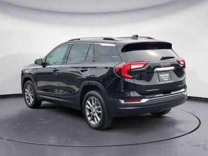 Used 2024 GMC Terrain SLT