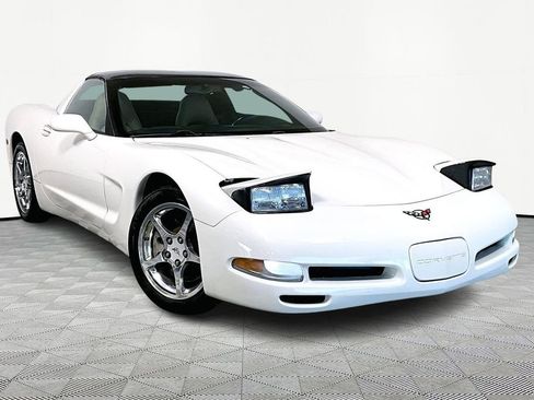 Used 2002 Chevrolet Corvette Coupe w/ Preferred Equipment Group2 image 1