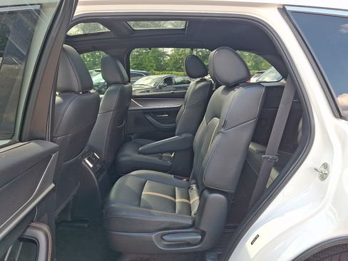 Certified 2024 MAZDA CX-90 3.3 Turbo w/ Premium Plus Pkg AWD/4WD image 10