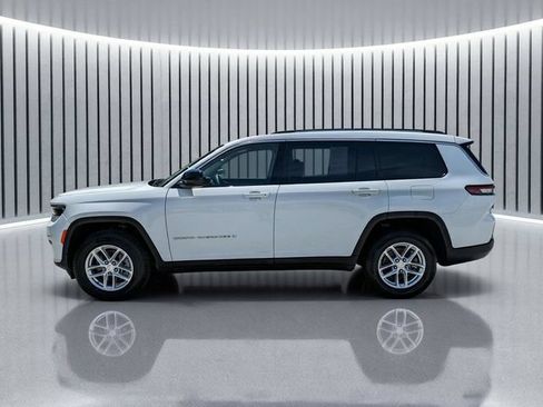 Used 2023 Jeep Grand Cherokee L Laredo RWD image 7
