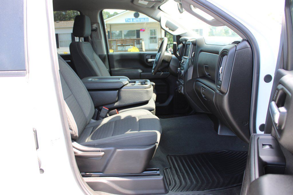 Used 2025 Chevrolet Silverado 2500 Custom w/ Custom Convenience Package AWD/4WD image 18